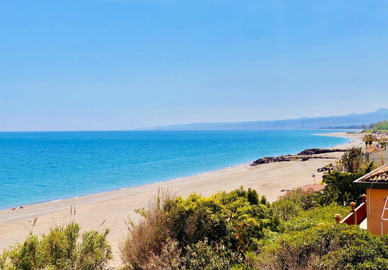 The Dream - Seafront Loft Apartment Giardini Naxos Luaran gambar