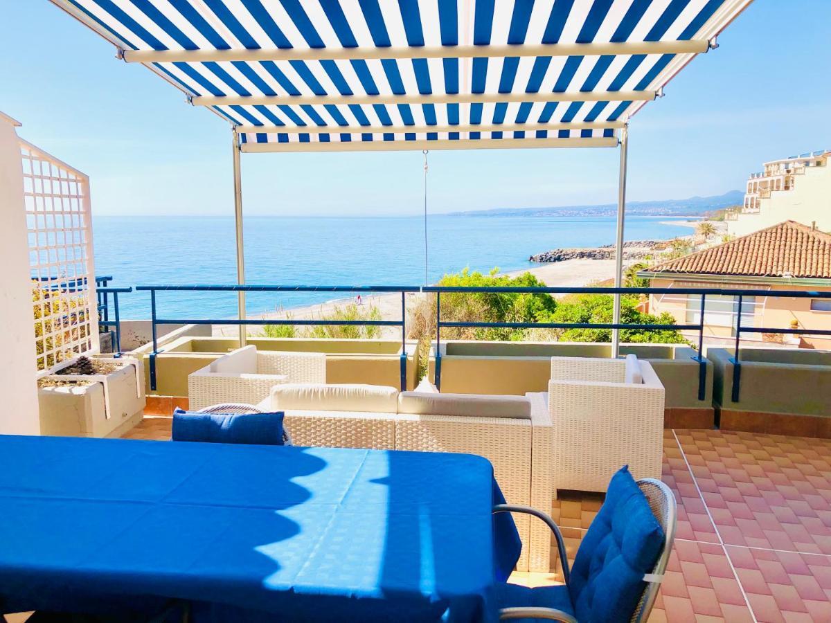 The Dream - Seafront Loft Apartment Giardini Naxos Luaran gambar